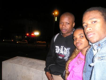 MOI, MA COUSINE RAI  ET  IGOUG