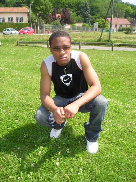 LE BEAU GOSS  DE  T G I